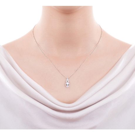 Pendentif et Boucles Michiko. Perles Akoya, Or blanc, diamants