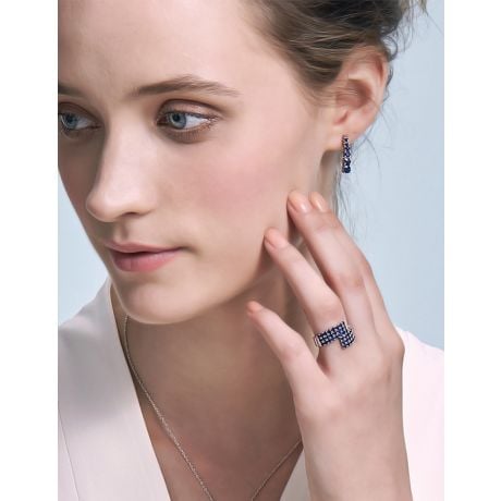 Bague contemporaine or blanc. Pavage géométrique saphir 