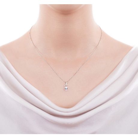 Pendentif et Boucles Ti noeud Koya. Perles Akoya, Or blanc, diamants