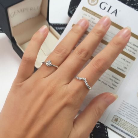Bague Solitaire Accompagné Wonder Woman -  Bague de Fiançailles Platine | Gemperles
