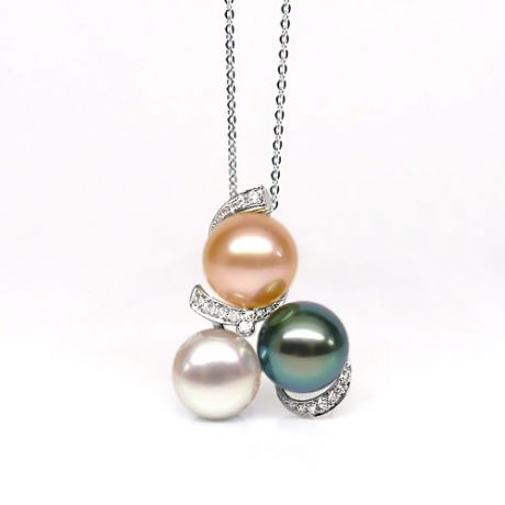 Pendentif trilogie - Perle Tahiti, perles eau douce - Or blanc, diamants