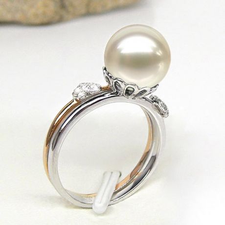 Bague 2 coeurs or jaune et blanc avec 1 perle de culture d'eau douce