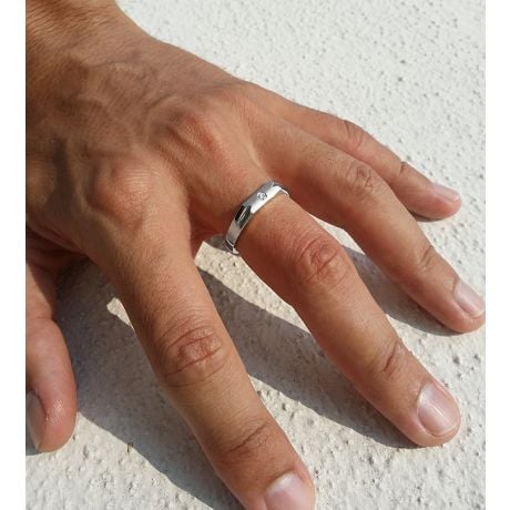 Alliance Homme. Platine. Diamant 0.045ct