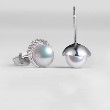 Boucles oreilles couronne Or blanc Diamants. Perles Akoya