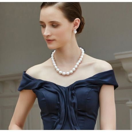Collier Marie Antoinette Haute joaillerie. Perles d'Australie blanches 15/17mm or jaune