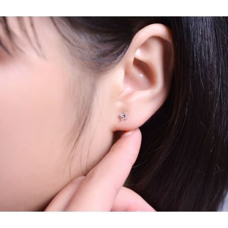 Puces diamants taille princesse 0.20ct. Platine. Personnalisable
