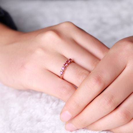 Bague Or Rose 5 rubis 0.50ct. Bandelettes Incurvées Vagues