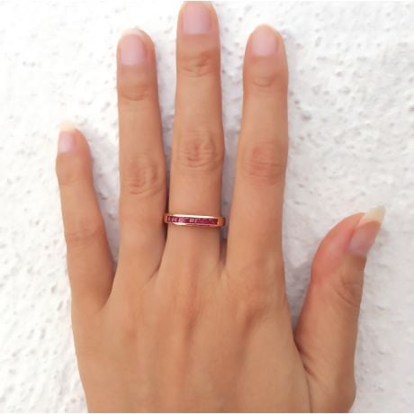 Bague contemporaine or jaune - Rubis sertis rails de 0.66 carat