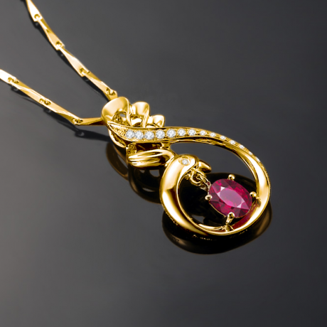 Pendentif cygne or jaune - Rubis et diamants en pendeloque