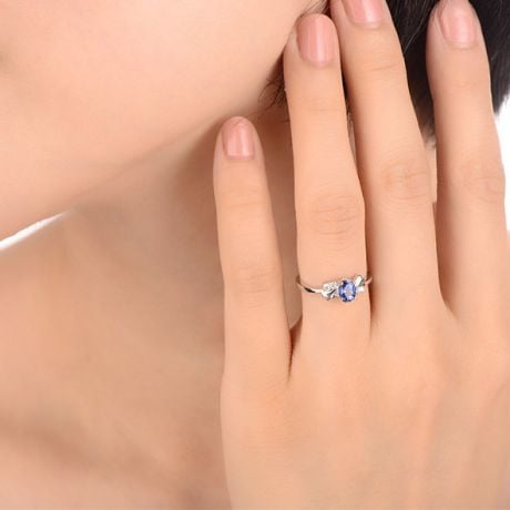 Bague saphir solitaire - Or blanc 18 carats - Sertissage diamants