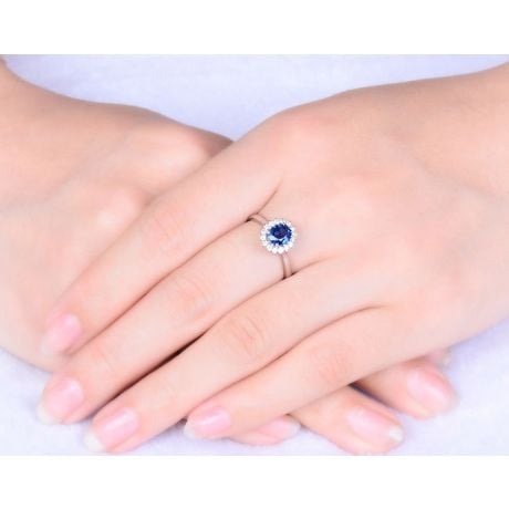 Bague saphir or blanc - Esthétique classique dans un esprit floral