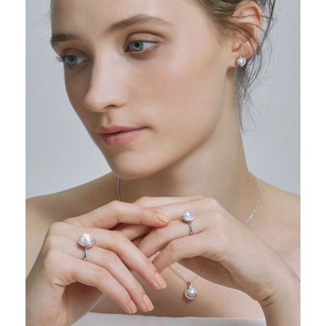 Bague Hinata. Couronne Or blanc et Diamants. Perle Akoya
