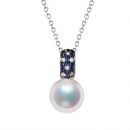 Pendentif Kino, Perle Akoya Japon. Or blanc, diamants et saphirs