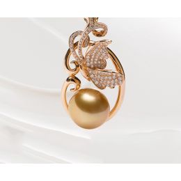Pendentif papillon perle d'Australie, Or rose, diamants