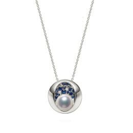 Pendentif constellation seiza I Perle Akoya, diamant, saphir, or blanc