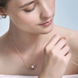 Pendentif Mikadzuki I Perle Akoya Saphir. Croissant de Lune