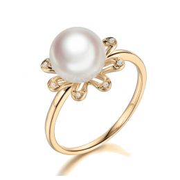 Bague fleur des neiges. Or jaune, pétales de diamants