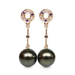 Boucles oreilles - Perles de Tahiti noires - Or jaune, diamants, saphirs