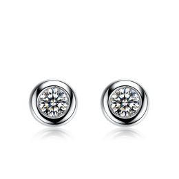 Puces diamants serties clos 0.20ct. Platine. Carat personnal