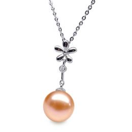 Pendentif Fleur céleste. Perle rose 10/10.5 mm, Diamants, Or