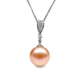 Pendentif Andromède. Perle rose 10/10.5 mm, Diamants, Or bla