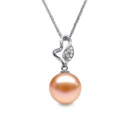 Pendentif Jeune pousse printanière. Perle rose 10/10.5 mm, D