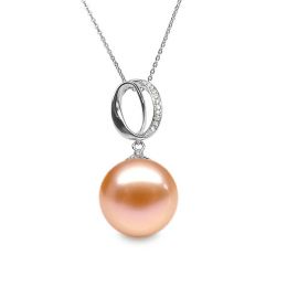 Pendentif O my god. Perle rose 10/10.5 mm, Diamants, Or blan