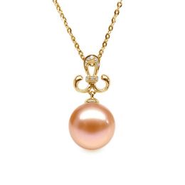 Pendentif Armoiries noblesse. Perle rose 10/10.5 mm, Diamant