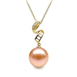 Pendentif Serpentin et tortillon. Perle rose 10/10.5 mm, Dia