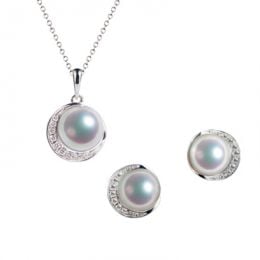Pendentif et Boucles Hinata. Perles Akoya, Or blanc, diamants.