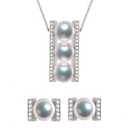Pendentif et Boucles Otohiko. Perles Akoya, Or blanc, diamants