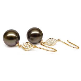 Boucles oreilles - Crochets perles de Tahiti -  Or jaune, diamants pavés