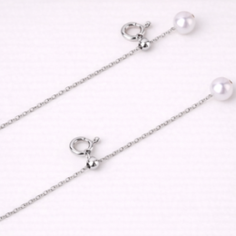 Chaîne maille forçat. Or blanc 18cts, 20cm. 0.7gr