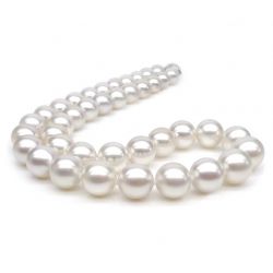 Collier en perles de culture haut de gamme. Gros diamètre
