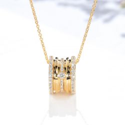 Le pendentif est fabuleux
