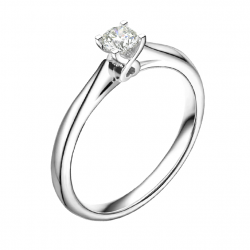 Bague de fiancailles Or blanc diamants. Forme coeur