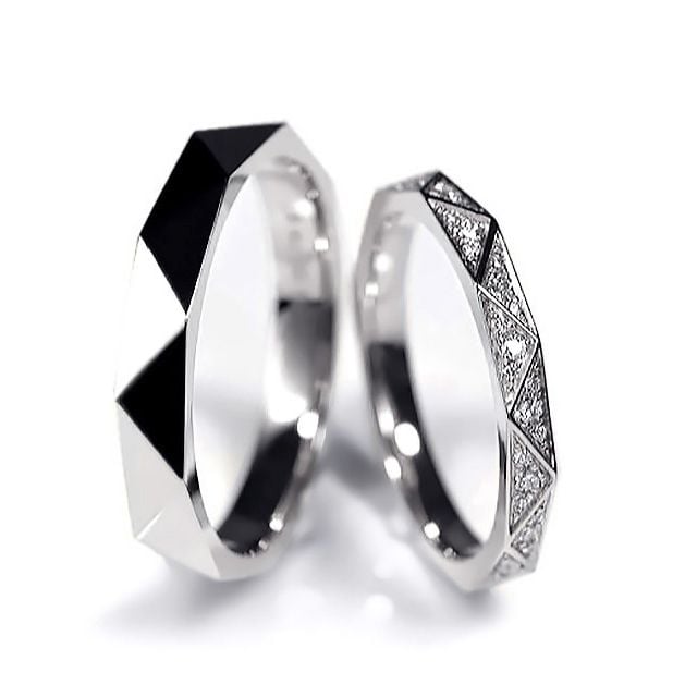 Anello Triangulaire