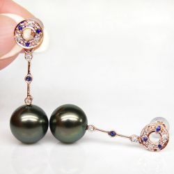 Boucles oreilles - Perles de Tahiti noires - Or rose, diamants, saphirs