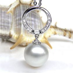 Pendentif anneau or rose diamanté - Perle d'Australie blanche