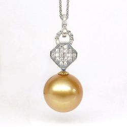 Pendentif bélière d'inspiration romaine - Perle d'Australie 11-12mm, or blanc