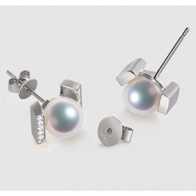 Boucles oreilles modernes forme rail. Or blanc, Diamants et Perles Akoya