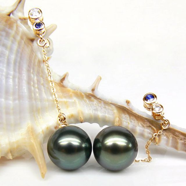 Boucles d'oreilles en or - Perles de Tahiti - Or jaune, diamants, saphirs
