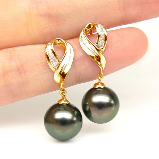 Boucles oreilles perles noires - Perle de Tahiti - Or jaune - Diamants sertis rails