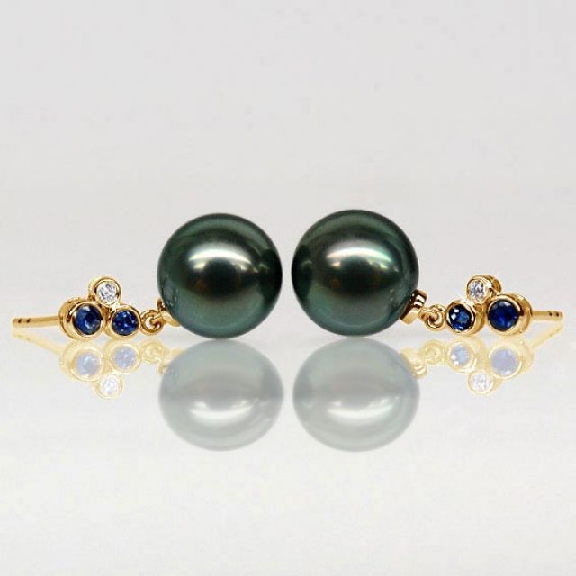Boucles d'oreilles - Or jaune - Perles de Tahiti - Saphirs - Diamants