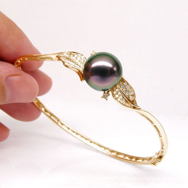 Bracelet jonc - Perle de Tahiti - Pavage feuilles - Or jaune, diamants