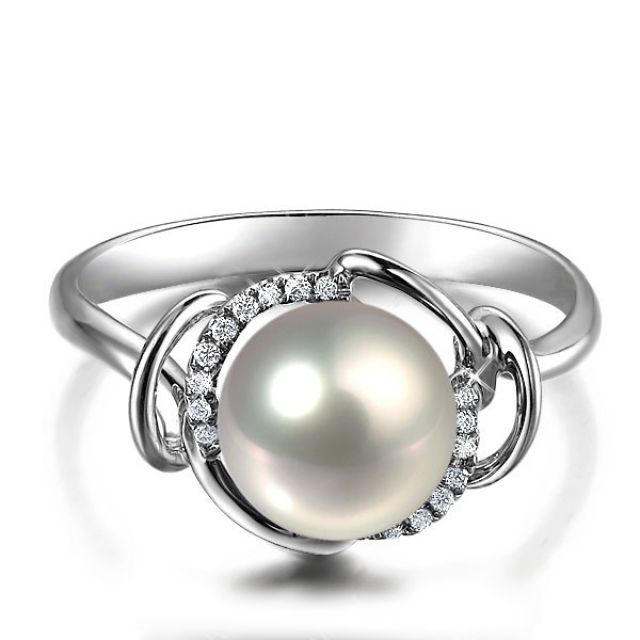 Bague contemporaine perle blanche - Or blanc 750/1000 et diamants