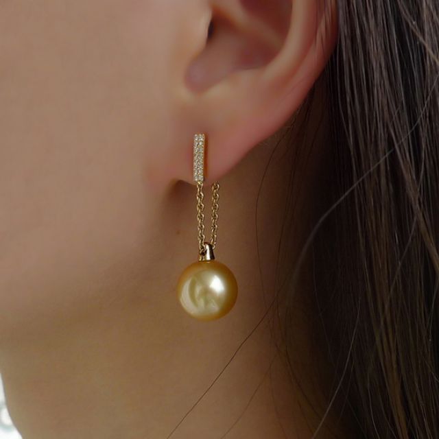 Boucles oreilles pendant Or jaune & perle Australie. Diamants
