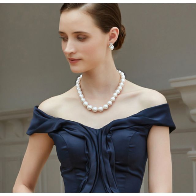 Collier Marie Antoinette Haute joaillerie. Perles d'Australie blanches 15/17mm