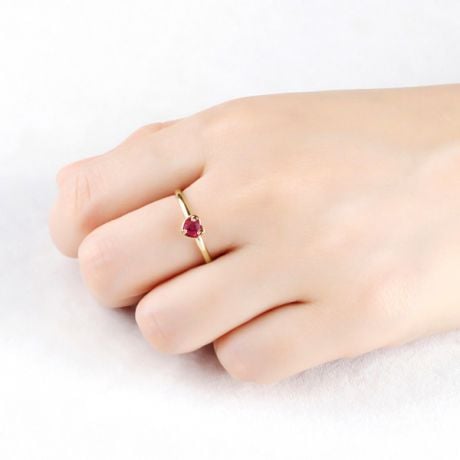 Bague rubis et or jaune - Monture en forme de coeur