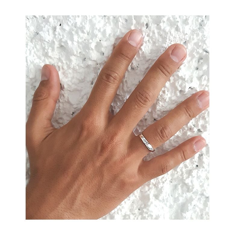 Alliances modernes homme et femme. Or blanc 18cts, diamants | Tea & Ovidio - 9